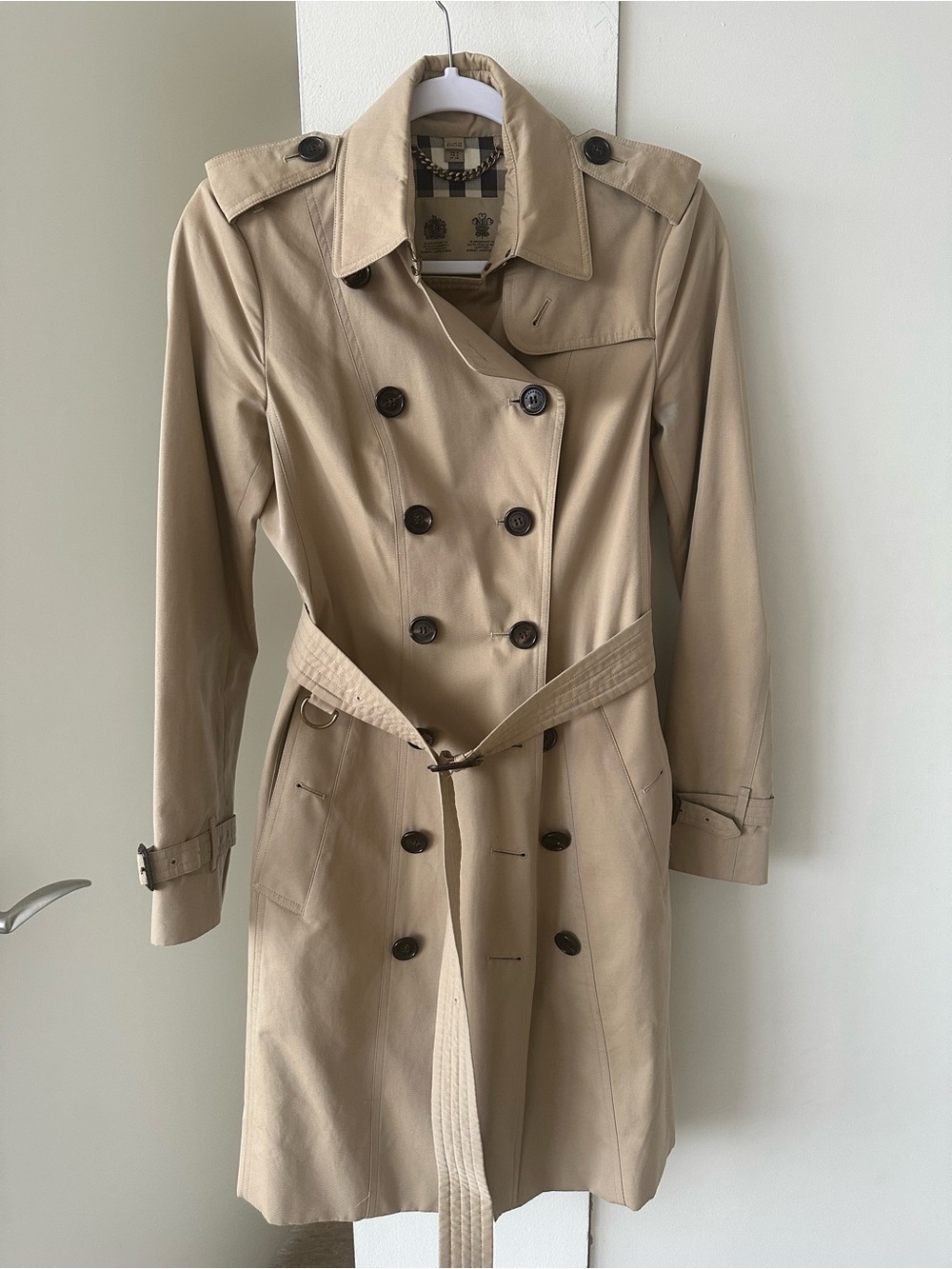 Burberry The Sandrigham Classic Beige Trench Coat - US 4 Women’s Coat